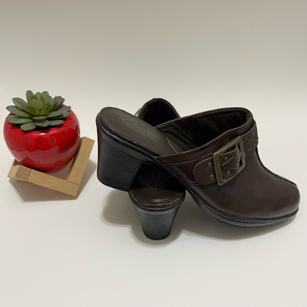 Clarks Women’s Size 8.5 US
Bendables Brown Leather Slip On Comfort Mules 83545 - Picture 11 of 16